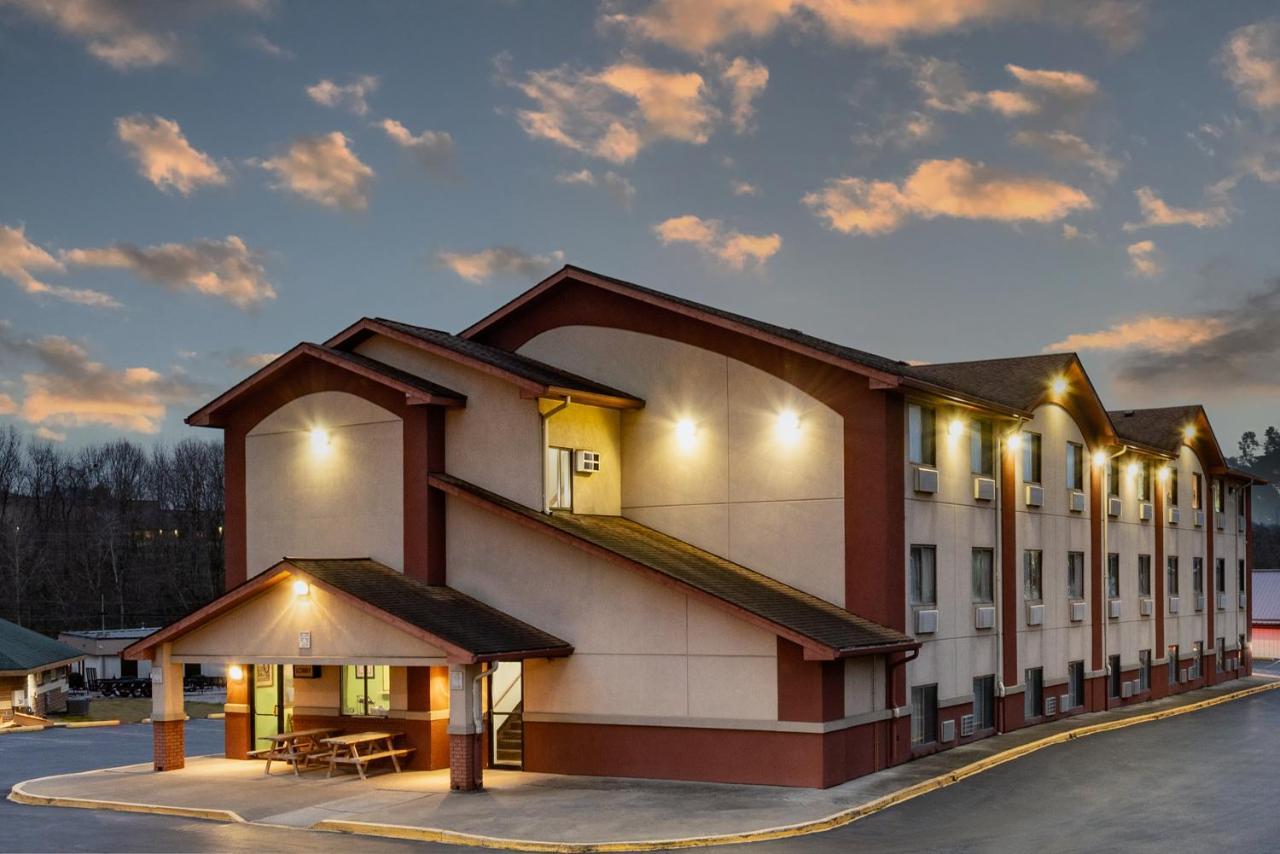 Super 8 By Wyndham Waynesburg Hotel Kültér fotó